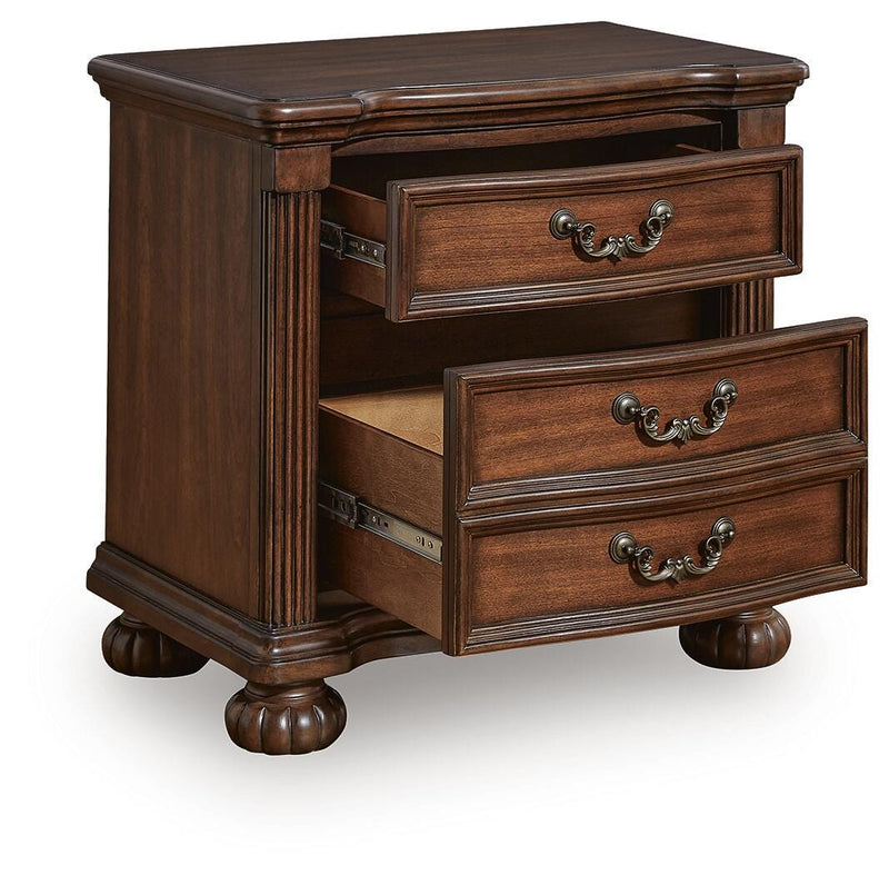 Lavinton Bedroom Set